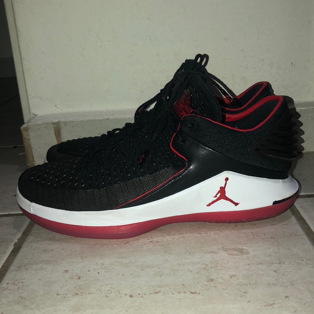 Air Jordan XXXII Bred Low